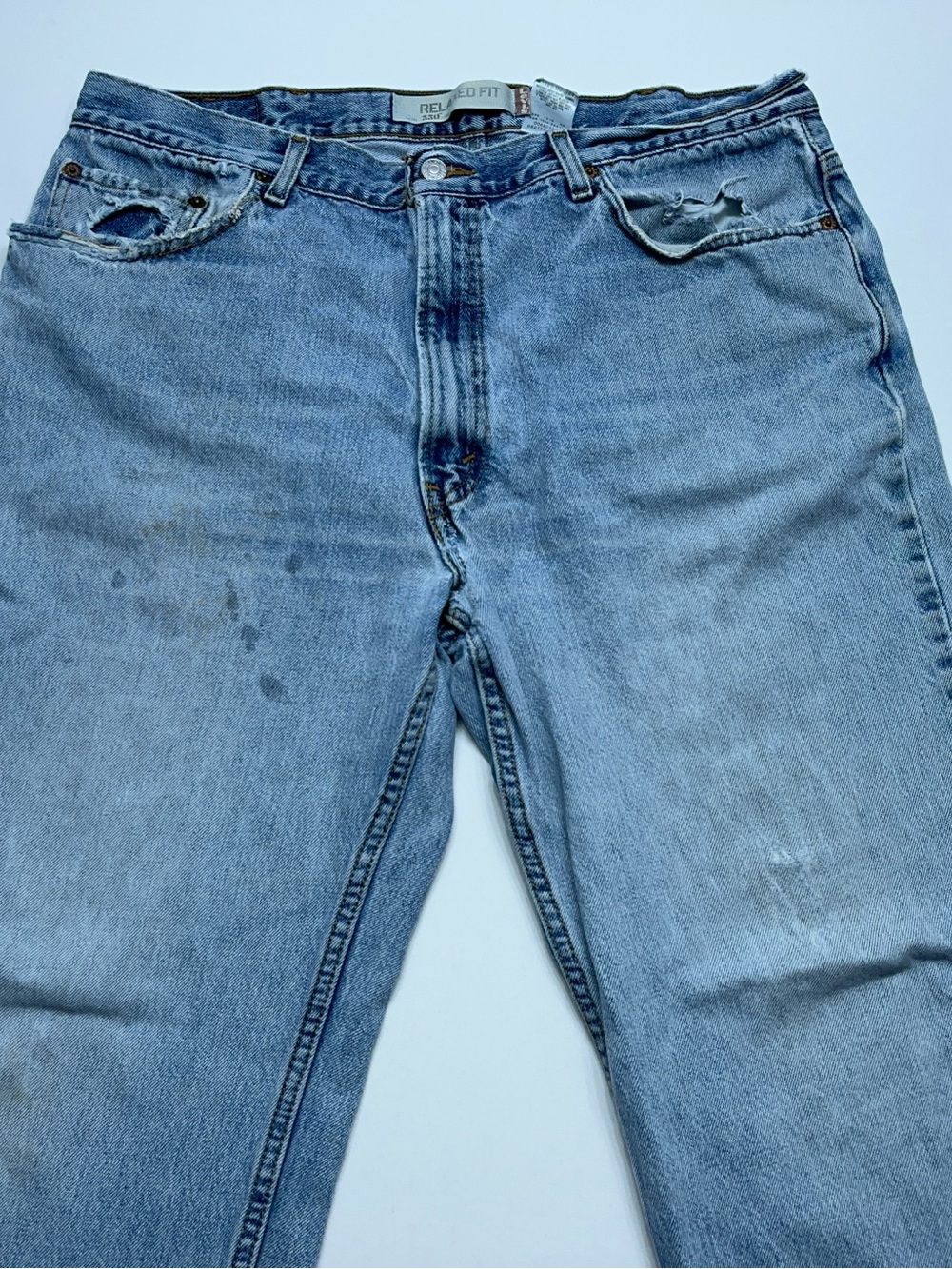 Levi's 550 Relaxed Fit Blue Jeans Mens Size 40x34 Tapered Distressed Denim